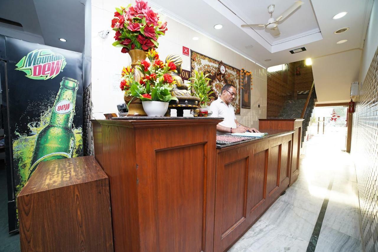 Oyo 39543 Hotel Kk Pantnagar ภายนอก รูปภาพ