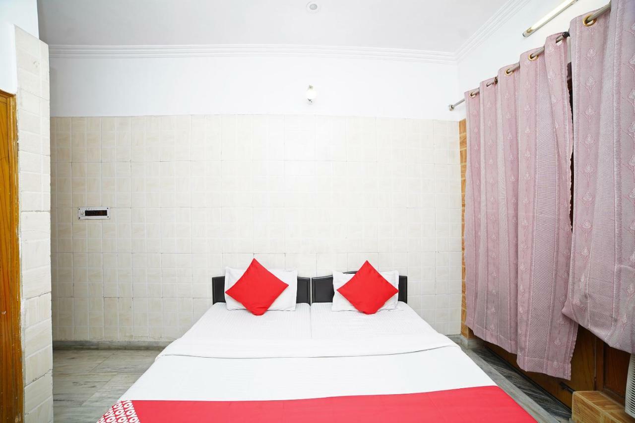 Oyo 39543 Hotel Kk Pantnagar ภายนอก รูปภาพ
